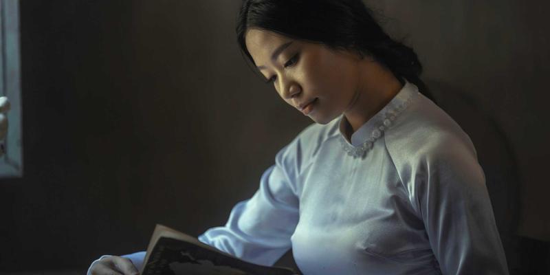 跟飞飞8899学拍摄：复古风静物与时尚女装的手机摄影布光全攻略