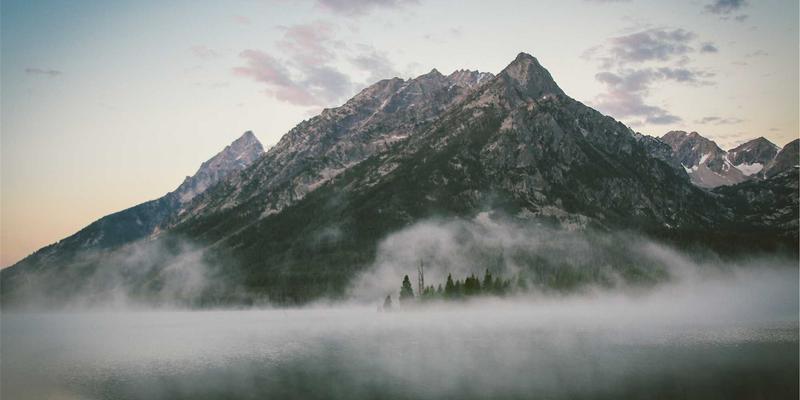 飞飞889981:在复古女装中寻找穿搭灵感,开启你的风格之旅