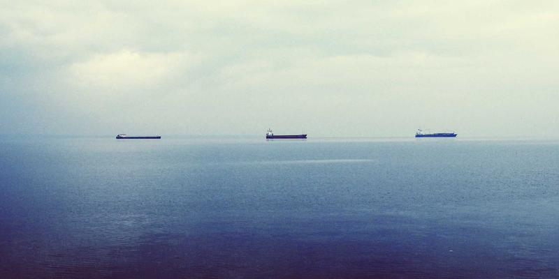 飞飞88998：当复古风格邂逅现代时尚女装的优雅复兴