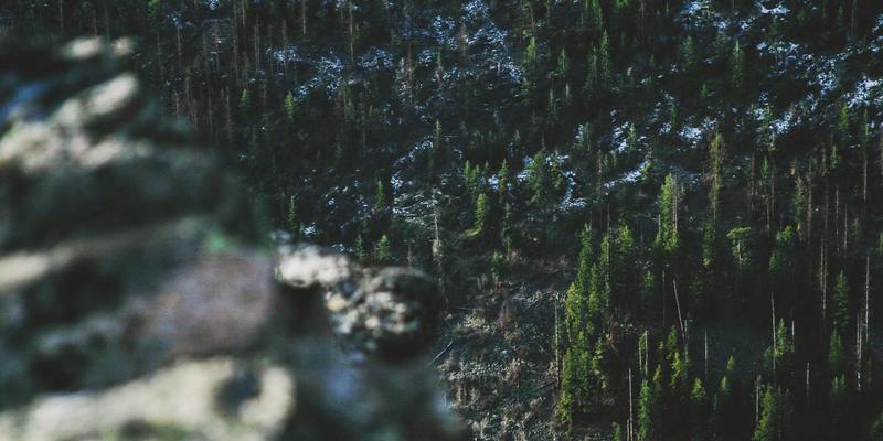 飞飞8899复古改造术：3招将基础款单品穿出经典复古味 | 女装搭配指南