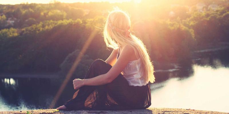 飞飞8899：如何将复古风格穿搭灵感转化为成功的商业模式？