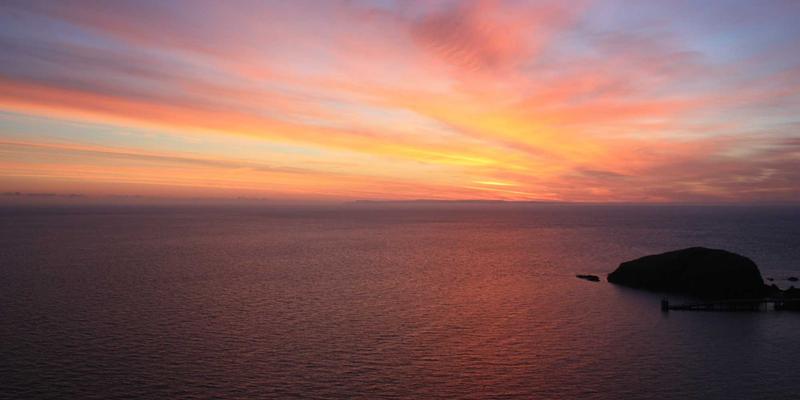 飞飞8899时尚解码：3大穿搭灵感法则，轻松驾驭日常时尚女装搭配