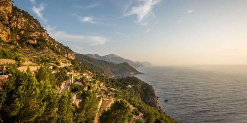 飞飞8899的Vintage购物经：掌握复古风格服饰搭配与全球淘货技巧