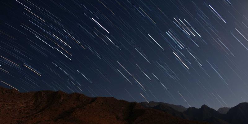 飞飞8899的复古时尚叙事：如何通过社交媒体故事构建连贯的服饰搭配人设